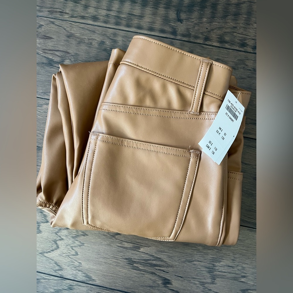 NWT-Abercrombie faux leather 90’s pants